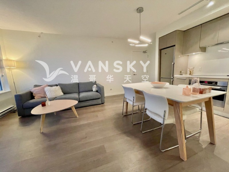 Metrotown一室一厅八月出租(包家具）